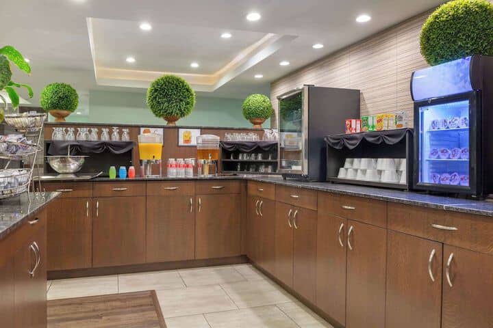 Breakfast area