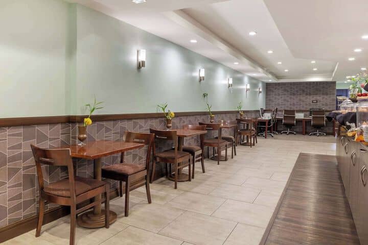 Breakfast area